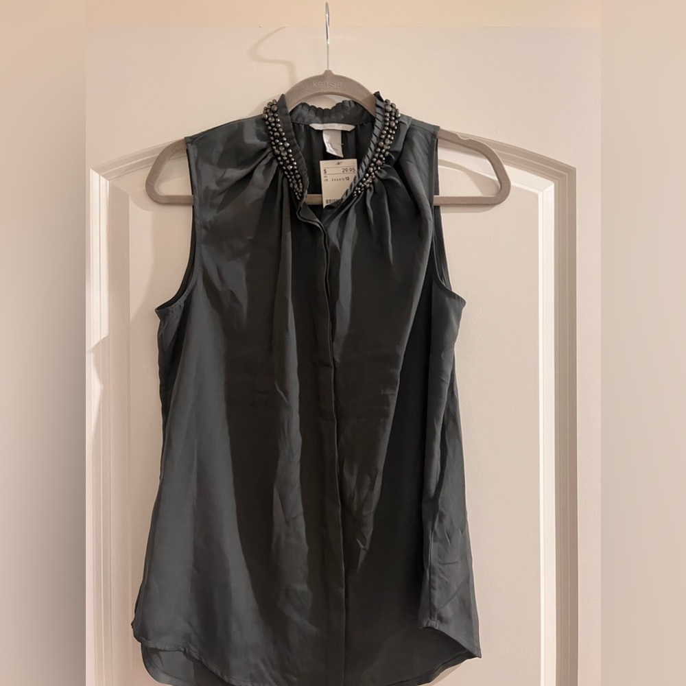 NWT H&M Dark Gray Sleeveless Jewel Mock Neck Blouse Button-up Front